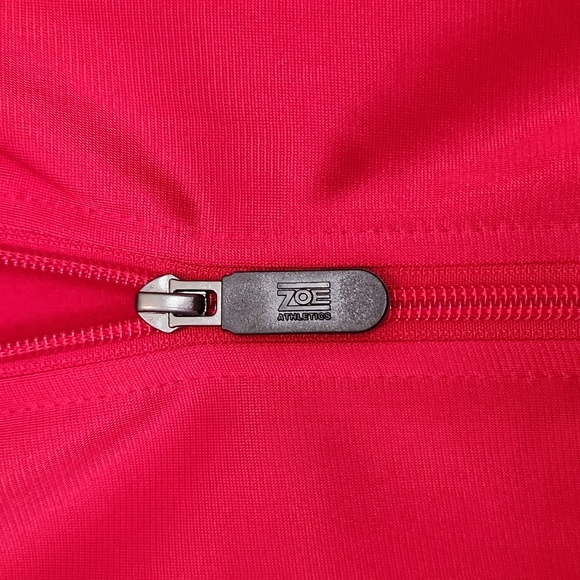 Red and White warm up jacket. - Picture 4 of 6